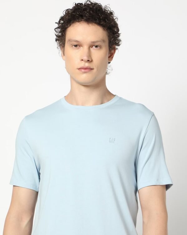 GAP
Men Solid Crew-Neck T-Shirt with Short Sleeves - Image 3